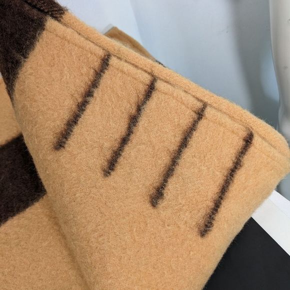 Hudson's bay 4 point blanket brown and tan, double bed, The Hudson Bay company - Picture 3 of 6
